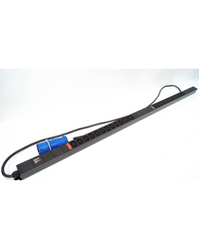 Блок розеток, вертикальный черн Hyperline (SHE-20IEC-4BIEC-32-3PVB) в Назрани Блоки розеток Pintop.ru