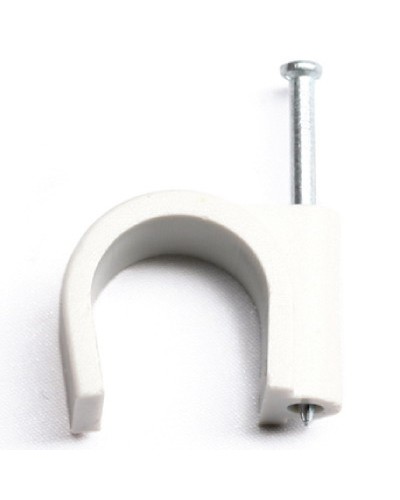 Скоба пластиковая с гвоздем, д.13 - 14мм DKC 51900 в Назрани Крепежные изделия Pintop.ru
