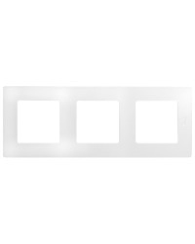 Рамка Etika белый Legrand 672503 в Назрани Аксессуары для кабель-канала Pintop.ru